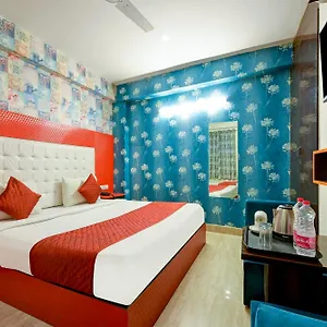 *** Hotel Majestic Park At Airport India